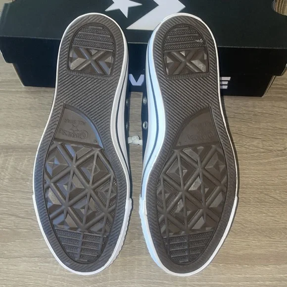❇️NWT❇️ CONVERSE 
SHORELINE SLIP-ONS - Picture 8 of 9
